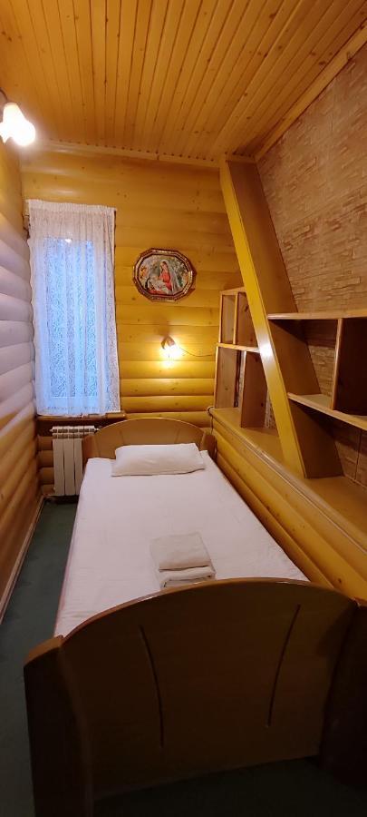 Лелеч Hotel Tatariv Exterior photo
