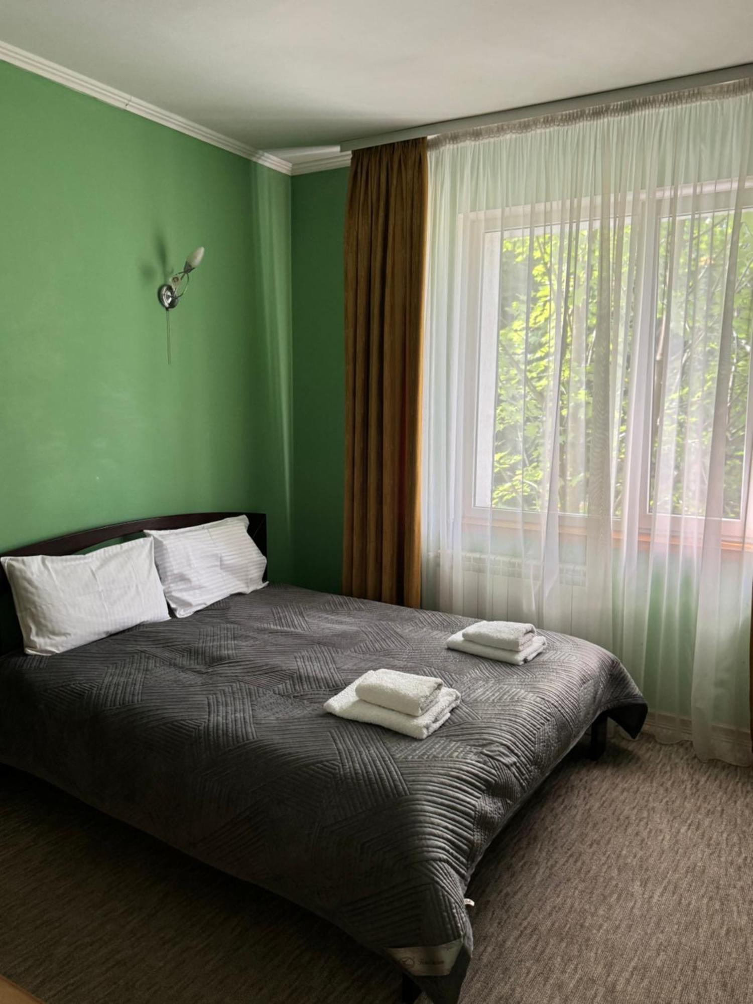 Лелеч Hotel Tatariv Exterior photo