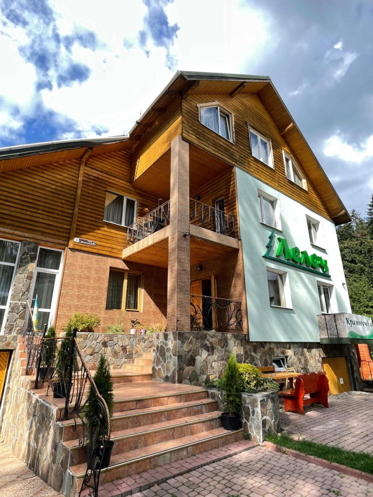 Лелеч Hotel Tatariv Exterior photo